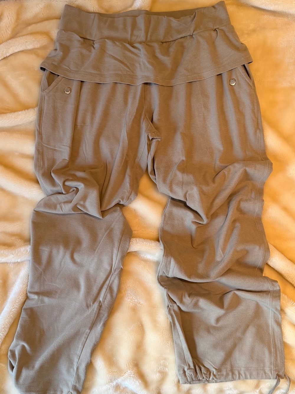 Adidas by Stella McCartney Collection of Tops & Pants (5 pieces) - Picture 13 of 15